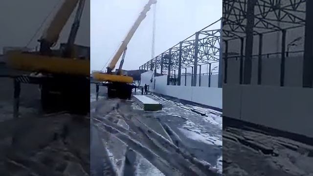 Монтаж сэндвич панелей для ангара