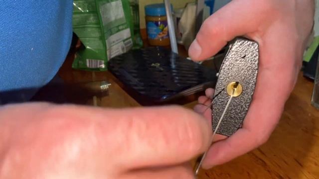 Lock pick apecs, как легко вскрыть навесной замок апекс смотреть онлайн