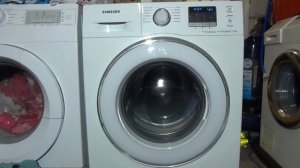 Review and demonstration of Samsung WF70F5E2W4W 7kg 1400 spin ecobubble washing machine.