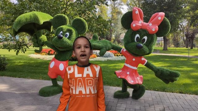 Сколько ног у страуса? Анекдот. смотреть онлайн