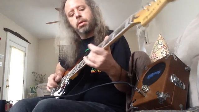Squier bass vi and pignose смотреть онлайн