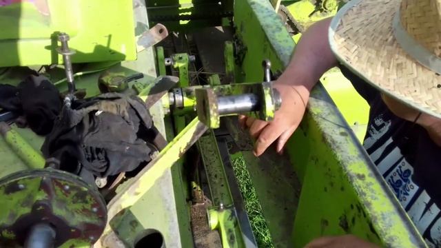 Ремонт пресподборщика  KLAAS Markant 41  часть 1