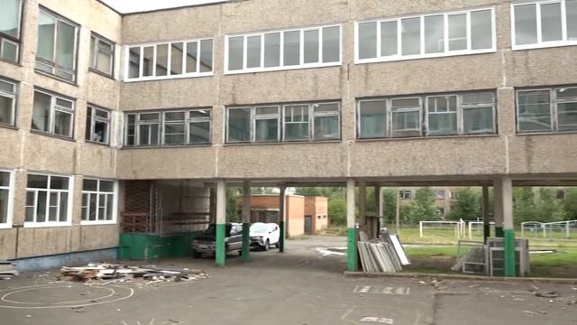 В школе №42 заменят 268 деревянных окон смотреть онлайн