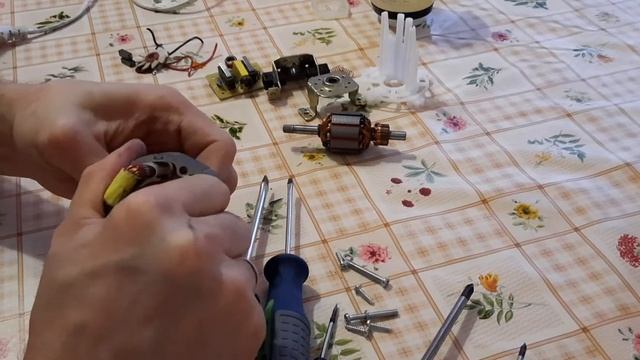 34. Блендар LUMME LU-1827. LUMME LU Blender-1827.