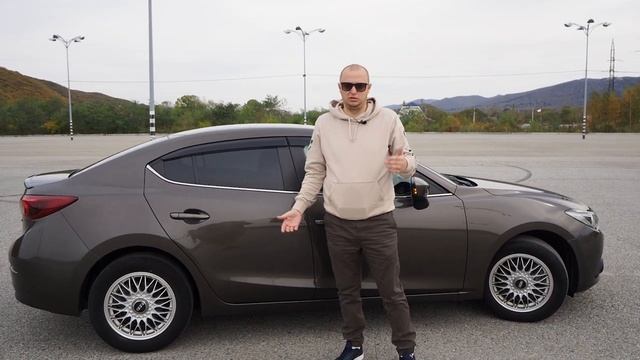 Обзор на редкую MAZDA AXELA HYBRID в кузове BYEFP / Редкая Мазда Аксела гибрид на правом руле. смотреть онлайн