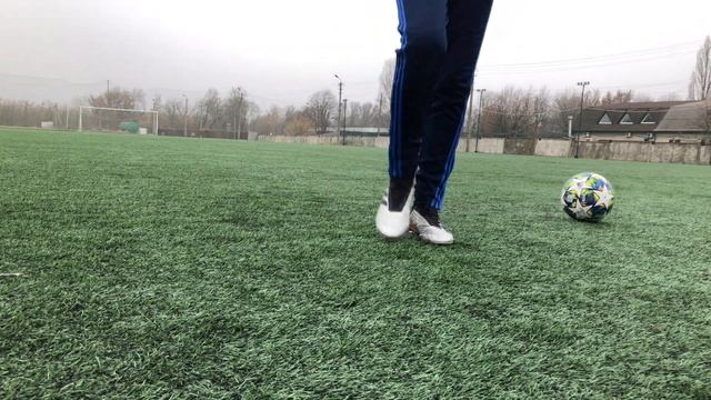 Учимся делать трюки с мячом смотреть онлайн