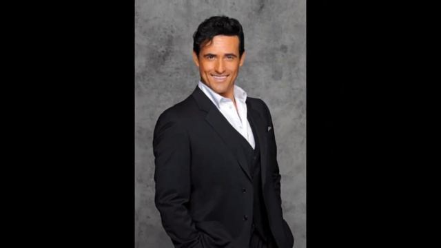 CARLOS MARIN WITH ONE LOOK YOU MELT OUR HEARTS.wmv смотреть онлайн