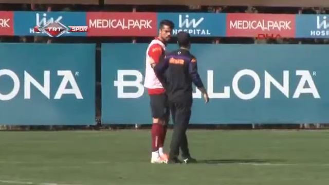 Gökhan ve Melo idmanda tartıştı смотреть онлайн