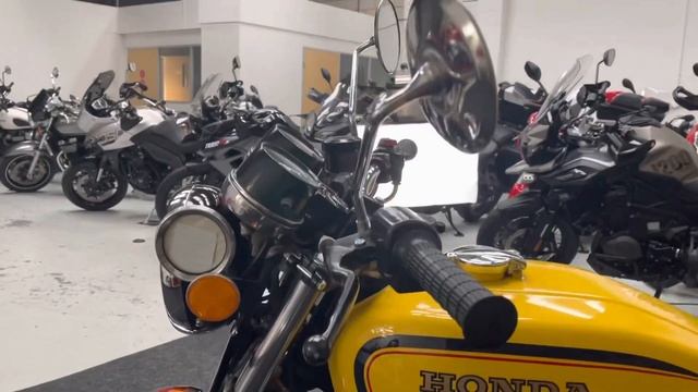 Honda CB400 Four F2, Beautiful 1970s Classic Motorcycle смотреть онлайн