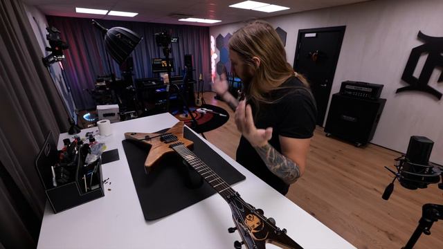 MY DIMEBAG TRIBUTE GUITAR I BOUGHT FROM GARY HOLT смотреть онлайн