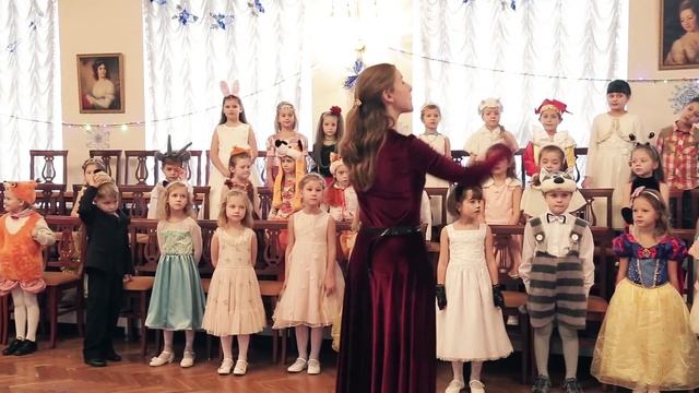Новогодний карнавал в детской хоровой школе "Весна" смотреть онлайн