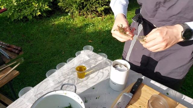 Сочный шашлык из цыпленка в пасте рекадо и овощной салат на гриле с итальянскими специями смотреть онлайн