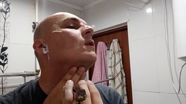 Бритьё эксклюзивной бритвой СТИЗ Москва и батарея наконец-то покрашена? смотреть онлайн