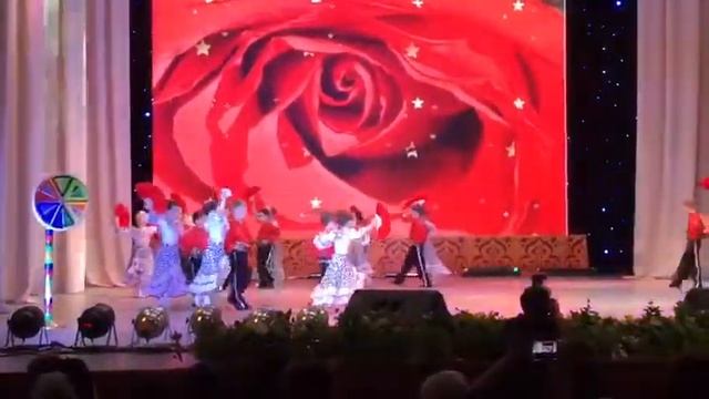 Шодиена танцует испанский танец смотреть онлайн