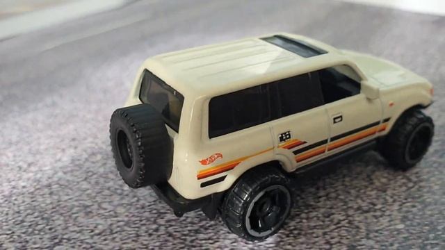 Toyota Land Cruiser 80 review by Hotwheels #164 #hotwheels #diecast #toyota смотреть онлайн