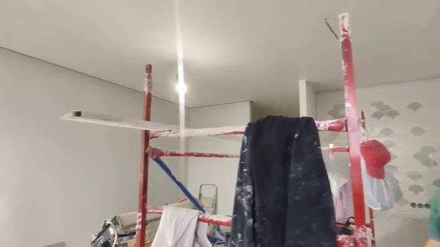 Жизнь в вагончике/ремонт ванной комнаты своими руками/укладка плитки. смотреть онлайн