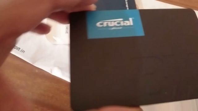 Crucial SSD & Caddy of SSD Unboxing смотреть онлайн
