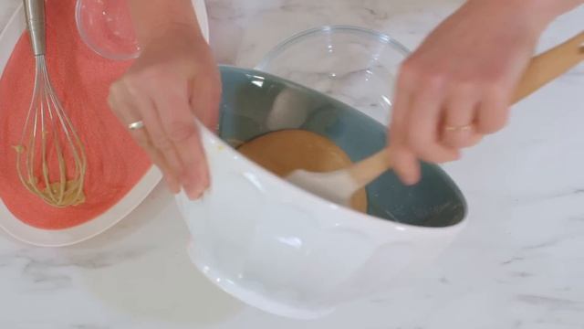 Anna Olson Makes London Fog Madeleines! | Baking Wisdom смотреть онлайн