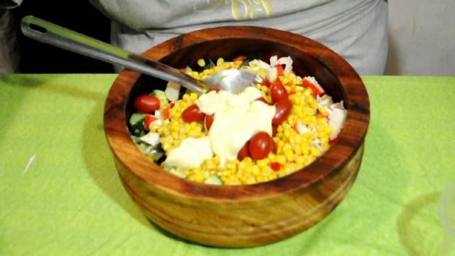 Receta Cocina Ensalada de Surimi / How to make a Crab Salad смотреть онлайн