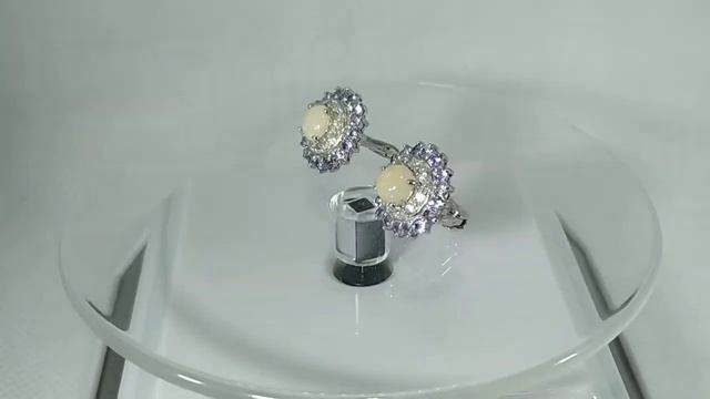Серьги с натуральным эфиопским молочным опалом, танзанитом и белым топазом Серебро 925 смотреть онлайн