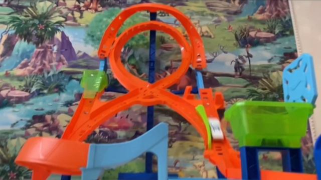 Трек Hot Wheels ОГРОМНЫЙ Vertical-8 Jump HMB15.
Hot wheels дорога. Для детей. смотреть онлайн