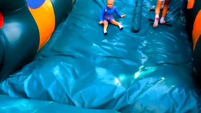 Огромный надувной БАТУТ ЗМЕЯ! Huge inflatable trampoline snake ! смотреть онлайн