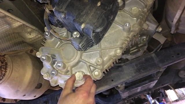Toyota Land Cruiser 200 Series Transfer Case / Center Differential Service/Oil Change смотреть онлайн