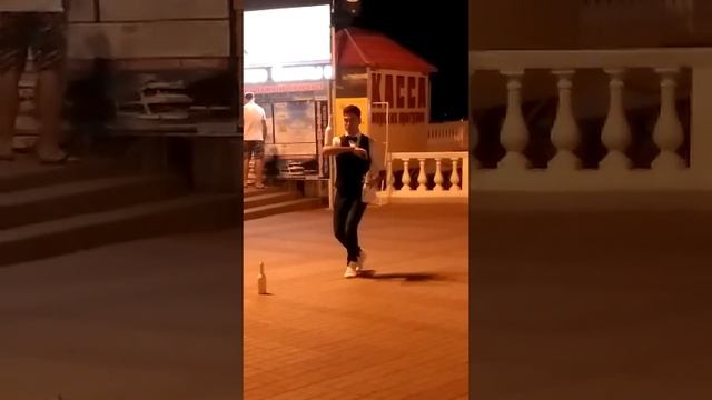 Бармен шоу на набережной Геленджика смотреть онлайн