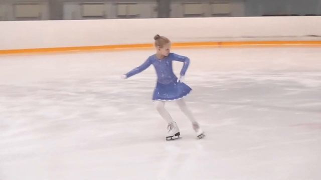 РЕГИОНАЛЬНЫЕ СОРЕВНОВАНИЯ ПО ФИГУРНОМУ КАТАНИЮ НА КОНЬКАХ "ВЯТСКИЕ УЗОРЫ" смотреть онлайн