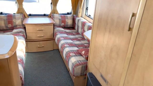 Обзор прицепа дачи Bailey Pageant Auvergne 520/5