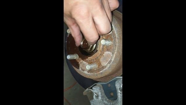 Ford KUGA 2/Замена заднего подшипника ступицы смотреть онлайн