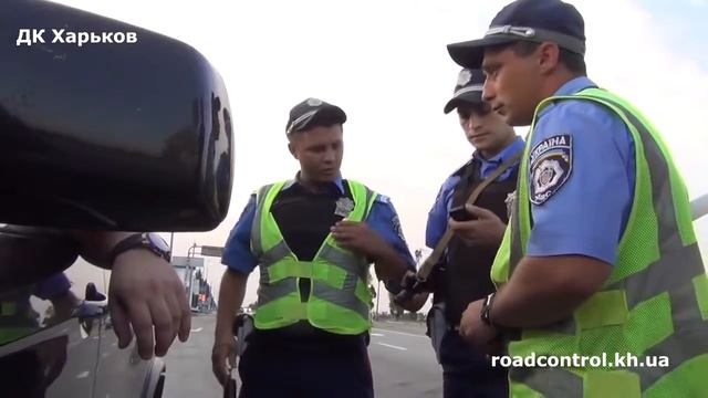 ГАИшника взяли за бары. Украинская дружинна смотреть онлайн