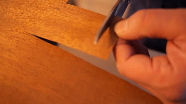 Ремонт трещин деки на винтажном 1950 Martin 00-17 ACMP | Ремонт гитар | смотреть онлайн