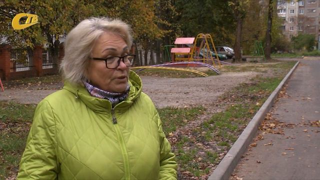 ЖИТЕЛИ ДОМА №10/2 ПО УЛ. МИРА ИНТЕРЕСУЮТСЯ СРОКАМИ УСТАНОВКИ СКАМЕЕК В ОТРЕМОНТИРОВАННОМ ДВОРЕ смотреть онлайн