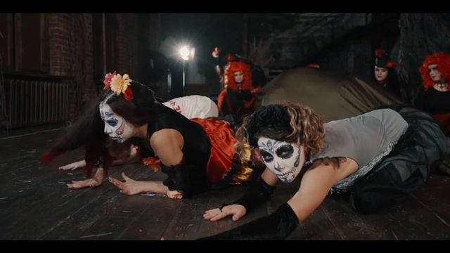 Las muñequitas & Vitamin Z - Хэллоуин смотреть онлайн