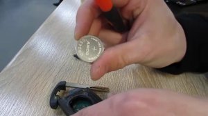 ЗАМЕНА БАТАРЕЙКИ В КЛЮЧЕ БМВ