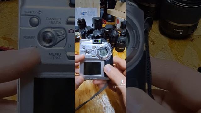 FujiFilm FinePix 4700 Zoom 2MP Digital Camera