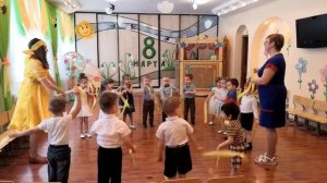 Младшая группа танец Лучики