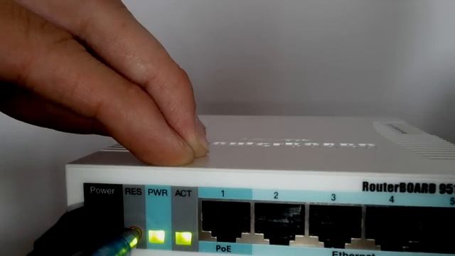 Mikrotik_RB951G-2HnD reset by reset button смотреть онлайн
