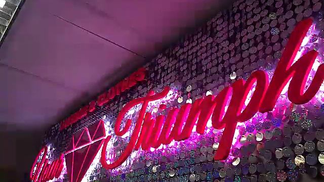 живая вывеска смотреть онлайн