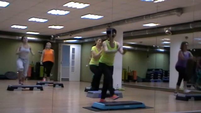 Степ аэробика. Разминка. Базовый курс. смотреть онлайн