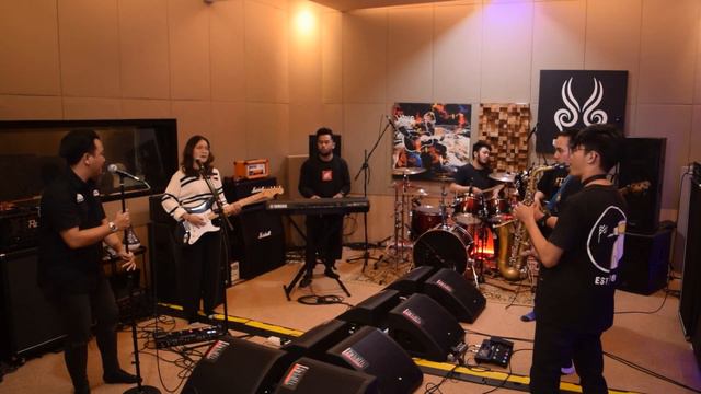MASIH ADA - ELLO Cover by Jeunesse Project смотреть онлайн