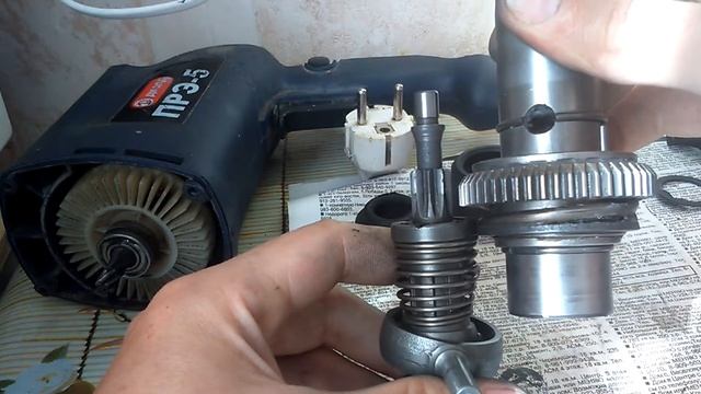 Перфоратор ПРЭ-5 УСТРОЙСТВО, РАЗБОР И ПРИНЦИП РАБОТЫ РЕДУКТОРА ВО ВСЕХ 3-Х РЕЖИМАХ смотреть онлайн