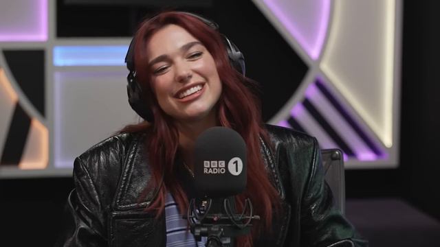 "What a diss!!" Dua Lipa plays Unpopular Opinion смотреть онлайн