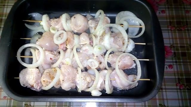 Куриные шашлычки на шпажках в духовке смотреть онлайн