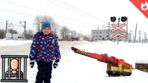 Спецвагон или вагонзак _рельсоукладчик/ жд переезд/ снегоуборочный поезд и электрички