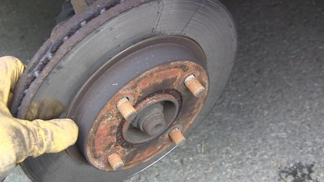 Ford Fiesta Bj 2011 Bremsbeläge + Bremsscheiben vorne wechseln смотреть онлайн