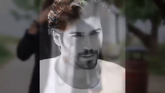 Джан Яман поцеловал Демет Оздемир в губы перед экранами! смотреть онлайн