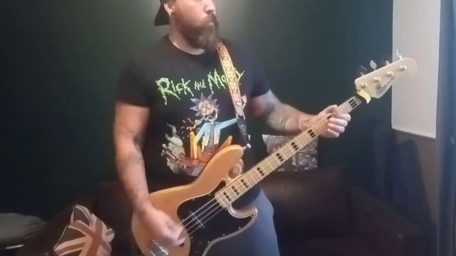 sum 41 - still waiting (Bass Cover) смотреть онлайн