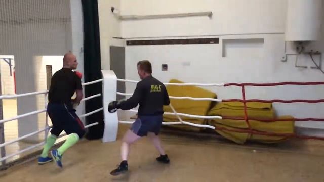 Radek Seman vs. Michal Dvořák II. slow смотреть онлайн